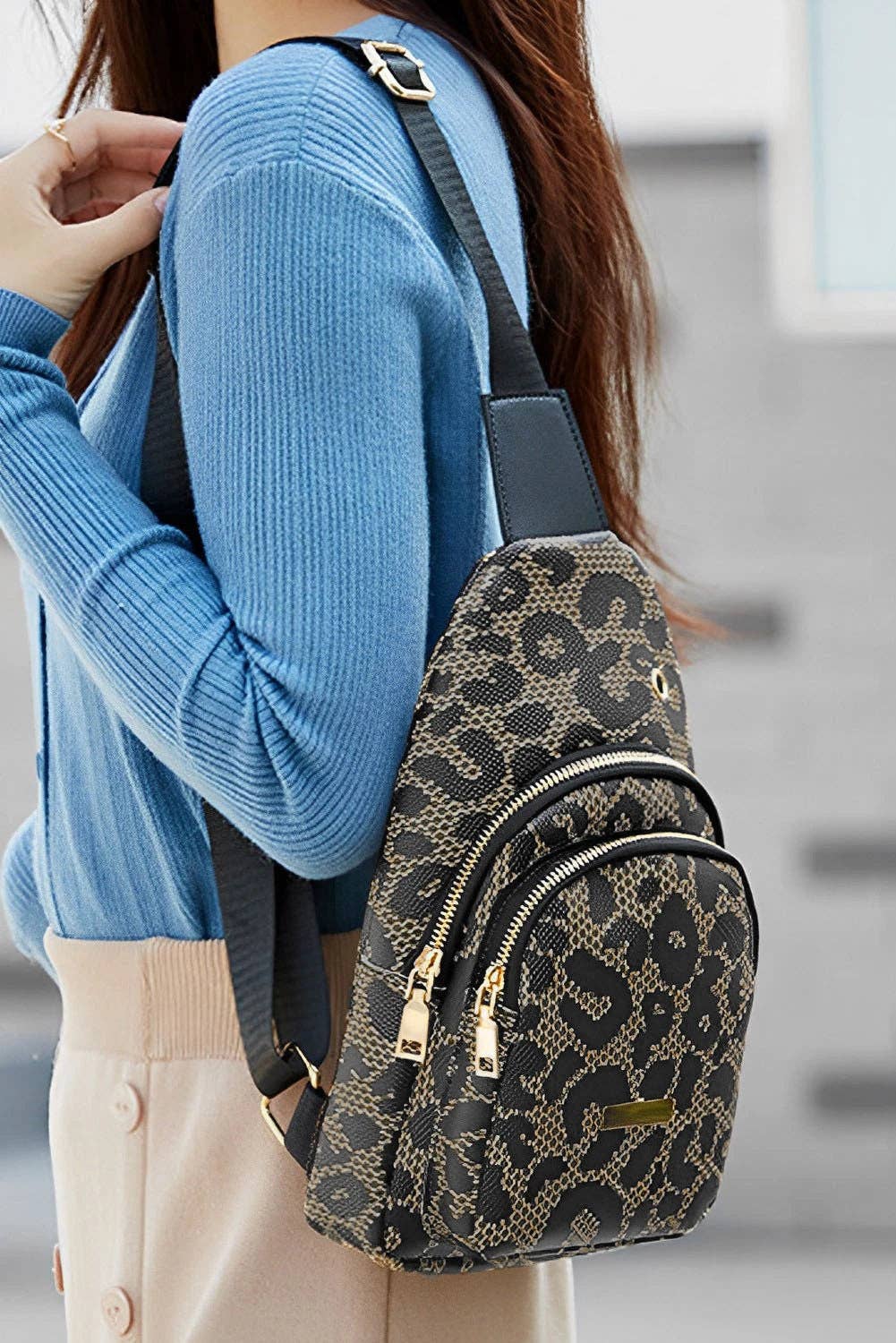 Leopard Sling Zippy Bag