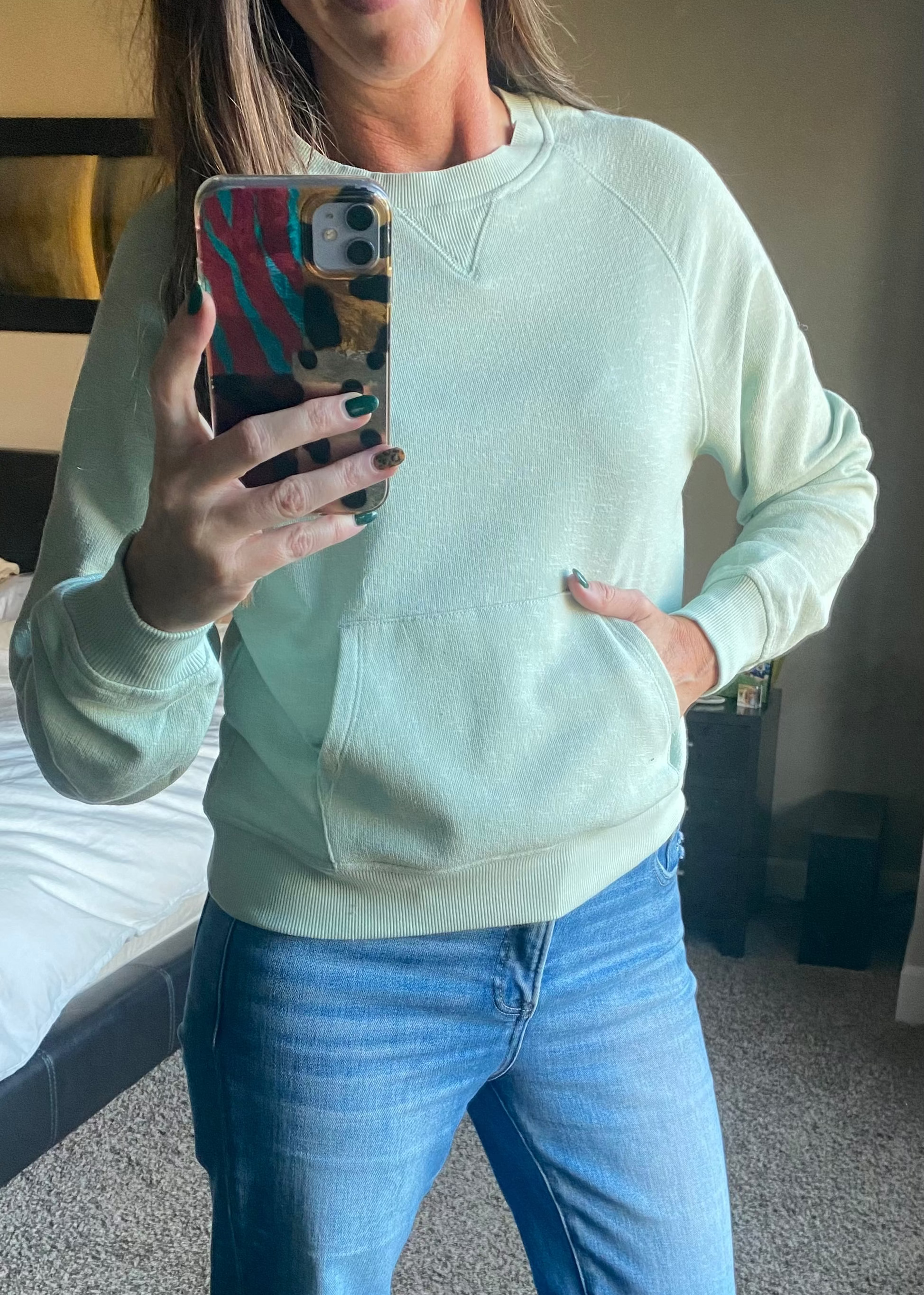 Raglan Sleeve Pocket Sweatshirt