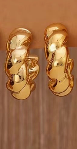 Lightweight Gold Twist Hoops