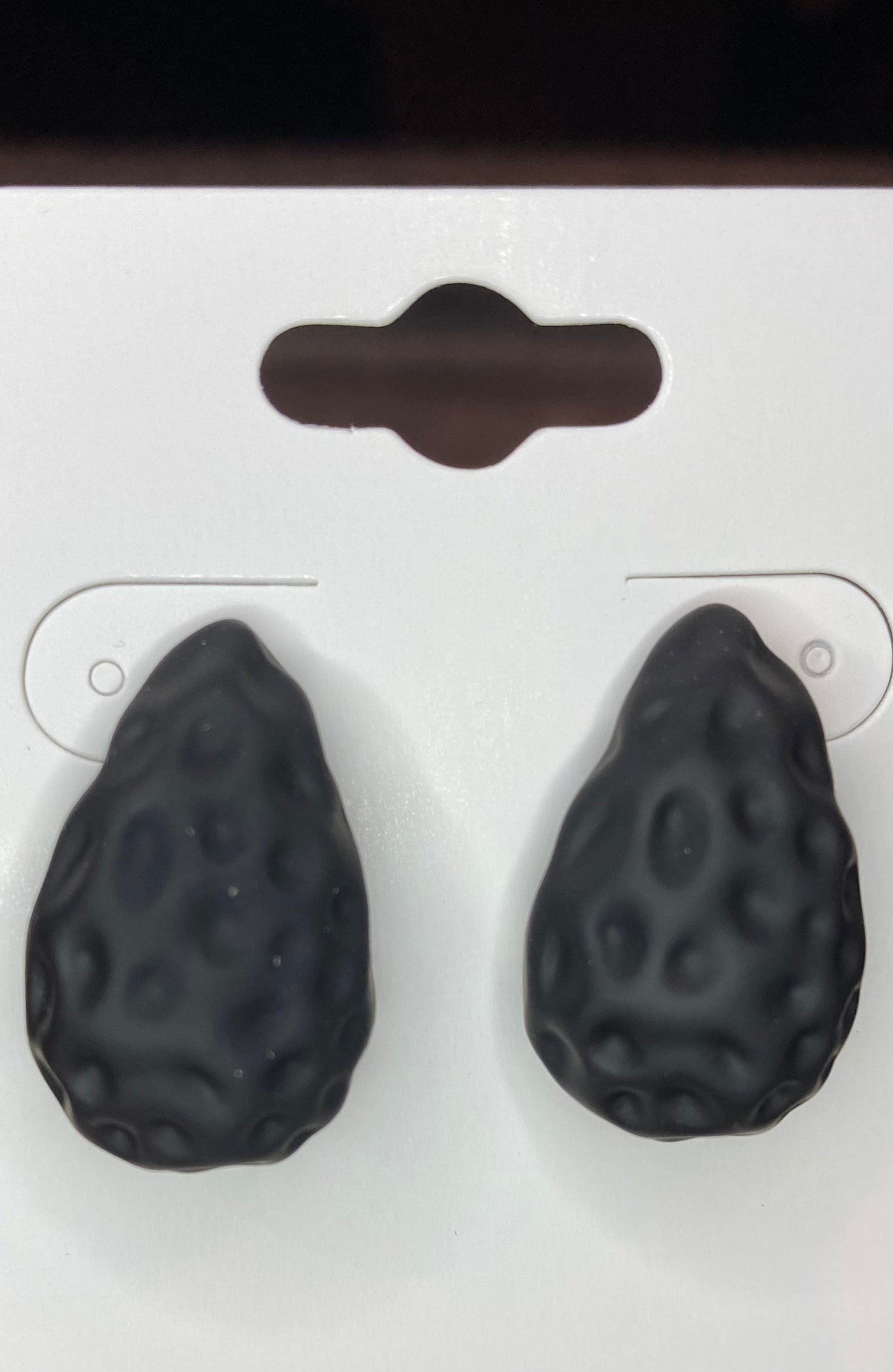 Teardrop Earrings in Black