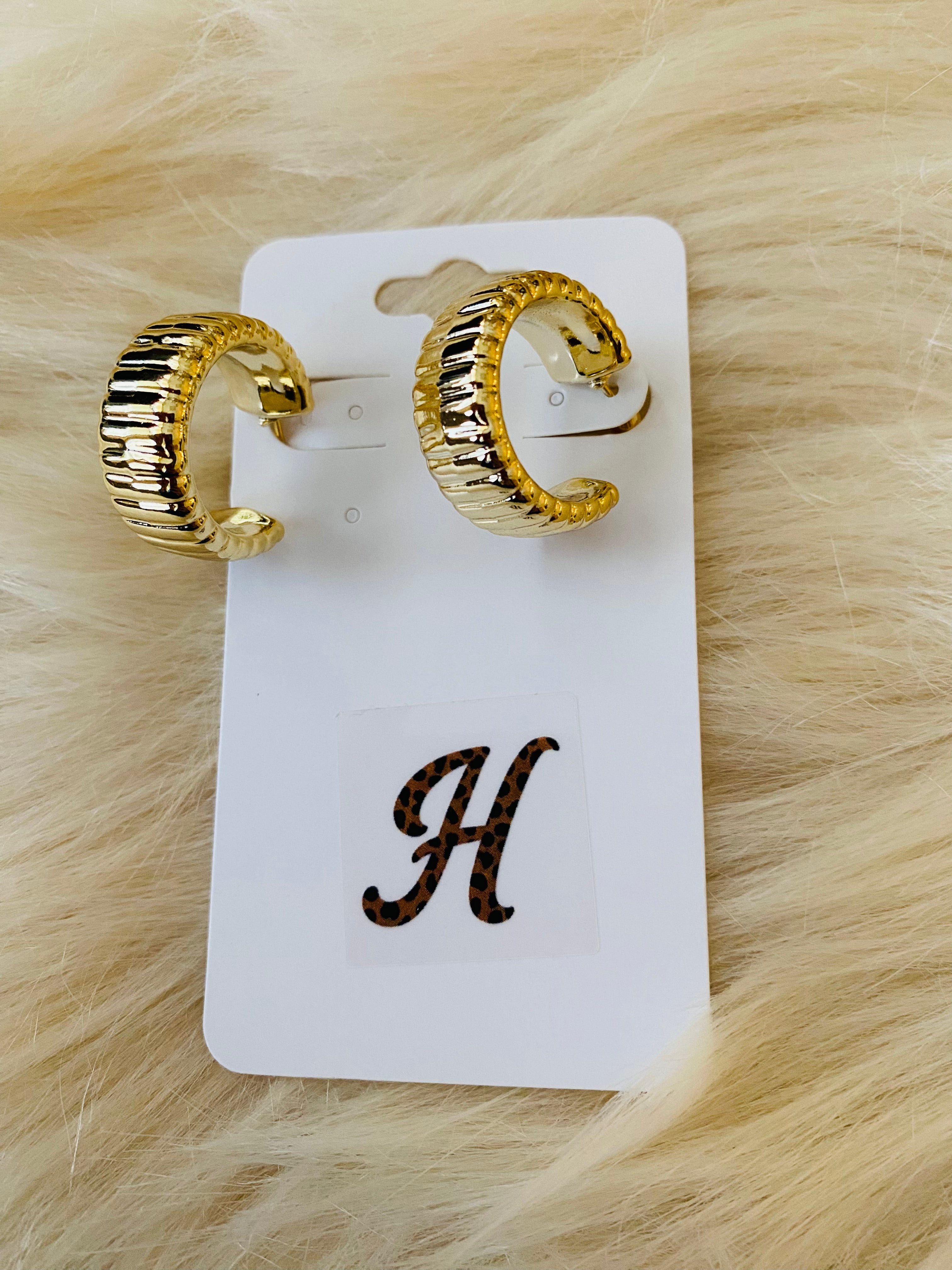 Lightweight Gold Ripple Earrings
